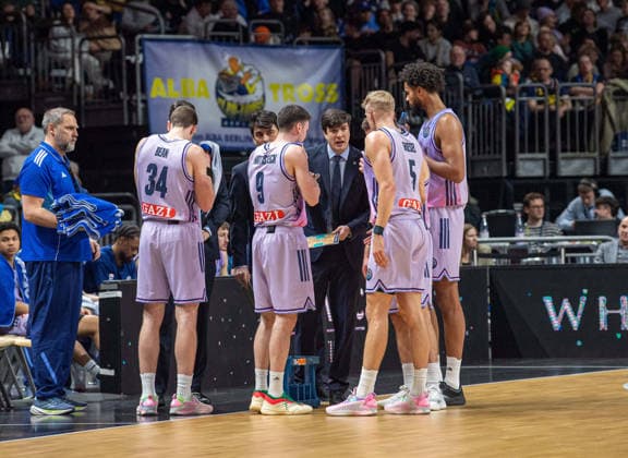 Basketball, Men, Season 2025 2026, Basketball Champions League Round of 16, Group J , Alba Berlin Karditsa Iaponiki, v l Justin Bean Alba , Jonas Mattiseck Alba , Coach Pedro Calles Alba , Sam Griesel Alba , Norris Agbakoko Alba , 04 02 2026, Copyright: xSebastianxRäppold MatthiasxKochx
