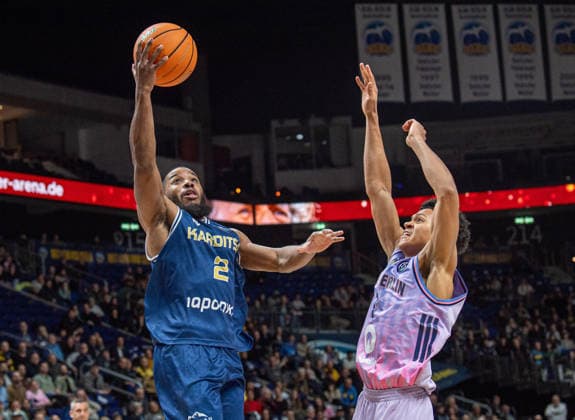 Basketball, Men, Season 2025 2026, Basketball Champions League Round of 16, Group J , Alba Berlin Karditsa Iaponiki, v l Brandon Jefferson Karditsa , Jack Kayil Alba , 04 02 2026, Copyright: xSebastianxRäppold MatthiasxKochx