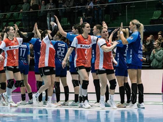 Scene with Andrea Jacobsen 4 HSG Blomberg Lippe , Nieke Kühne 9 HSG Blomberg Lippe , Laura Rüffieux 3 HSG Blomberg Lippe and Judith Tietjen 22 HSG Blomberg Lippe as well as Meret Ossenkopp 22 Sport Union Neckarsulm Scene with Andrea Jacobsen 4 HSG Blomberg Lippe and Laura Rüffieux 3 HSG Blomberg Lippe Copyright: xspeedshotx