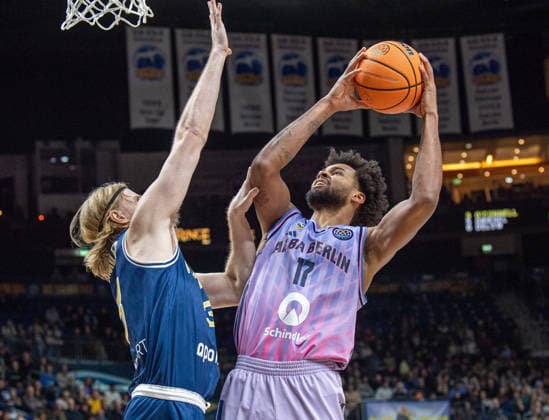 Basketball, Men, Season 2025 2026, Basketball Champions League Round of 16, Group J , Alba Berlin Karditsa Iaponiki, v l Noah Horchler Karditsa , Norris Agbakoko Alba , 04 02 2026, Copyright: xSebastianxRäppold MatthiasxKochx
