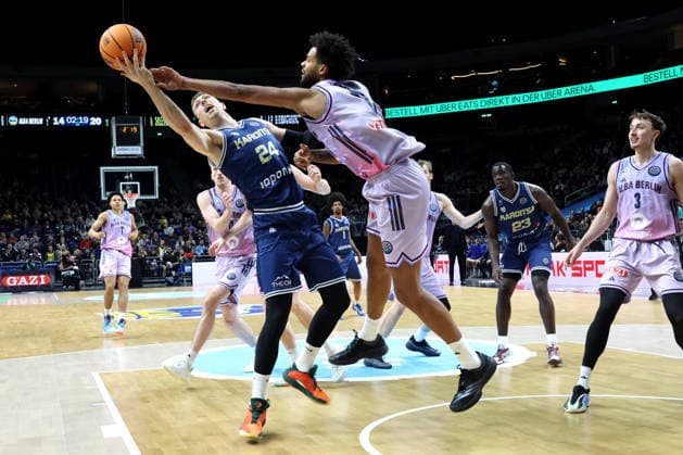 DEU, European Cup, ALBA vs AS Karditsa Iaponiki, 04 02 2026, Uber Arena, Berlin, DEU, European Cup, ALBA vs AS Karditsa Iaponiki, in the picture Norris Agbakoko ALBA Berlin 17 , Aleksander Madsen Karditsa Iaponiki 24 nordphotoxGmbHx xEngler nph00076