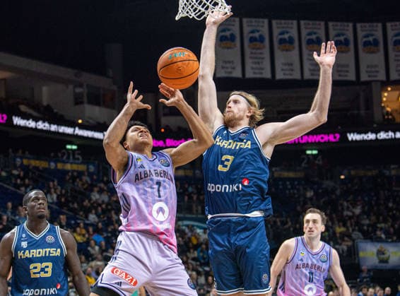 Basketball, Men, Season 2025 2026, Basketball Champions League Round of 16, Group J , Alba Berlin Karditsa Iaponiki, v l Jack Kayil Alba , Noah Horchler Karditsa , 04 02 2026, Copyright: xSebastianxRäppold MatthiasxKochx
