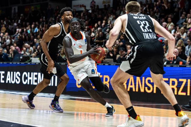 GER, BKT EuroCup, Season 2025 2026, Niners Chemnitz Dolomiti Energia Trento 04 02 2026, Fair, Chemnitz, GER, BKT EuroCup, Season 2025 2026, Niners Chemnitz Dolomiti Energia Trento Aher Uguak Niners Chemnitz, 1 Photo Alexander Trienitz Chemnitz Fair Saxony Germany