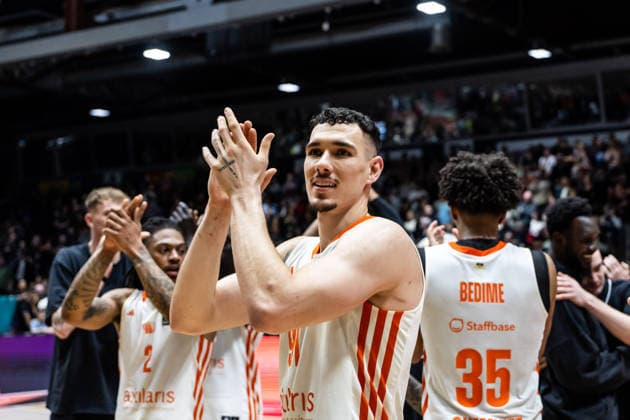 GER, BKT EuroCup, season 2025 2026, Niners Chemnitz Dolomiti Energia Trento 04 02 2026, Messe, Chemnitz, GER, BKT EuroCup, season 2025 2026, Niners Chemnitz Dolomiti Energia Trento Yordan Minchev Niners Chemnitz, 91 thanks the fans Photo Alexander Trienitz Chemnitz Messe Sachsen Germany