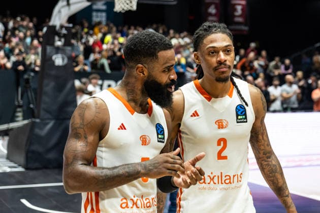 GER, BKT EuroCup, season 2025 2026, Niners Chemnitz Dolomiti Energia Trento 04 02 2026, Messe, Chemnitz, GER, BKT EuroCup, season 2025 2026, Niners Chemnitz Dolomiti Energia Trento Corey Davis Jr Niners Chemnitz, 5 , Nike Sibande Niners Chemnitz, 2 Foto Alexander Trienitz Chemnitz Messe Sachsen Germany