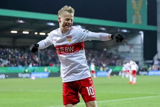 Chris Fuehrich (VfB Stuttgart) bejubelt seinen Treffer zum 0:2, DFB-Pokal, KSV Holstein Kiel v VfB Stuttgart, Holstein-Stadion am 04. February 2026 in Kiel, Deutschland. (Foto von Marco Steinbrenner DeFodi Images) Chris Fuehrich (VfB Stuttgart) celebrates after scoring his teams second goal, DFB-Pokal, KSV Holstein Kiel v VfB Stuttgart, Holstein-Stadion, February 4, 2026 in Kiel, Germany. (Photo by Marco Steinbrenner DeFodi Images) DFB DFL REGULATIONS PROHIBIT ANY USE OF PHOTOGRAPHS AS IMAGE SEQUENCES AND OR QUASI-VIDEO. - *** Chris Fuehrich VfB Stuttgart celebrates his goal for 0 2, DFB Pokal, KSV Holstein Kiel v VfB Stuttgart, Holstein Stadion, February 04, 2026 in Kiel, Germany Photo by Marco Steinbrenner DeFodi Images Chris Fuehrich VfB Stuttgart celebrates after scoring his teams second goal, DFB Pokal, KSV Holstein Kiel v VfB Stuttgart, Holstein Stadion, February 4, 2026 in Kiel, Germany Photo by Marco Steinbrenner DeFodi Images DFB DFL REGULATIONS PROHIBIT ANY USE OF PHOTOGRAPHS AS IMAGE SEQUENCES AND OR QUASI VIDEO