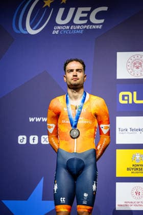 DORENBOS Yanne UEC Track Cycling European Championships Konya 2026 DORENBOS Yanne NED Netherlands Second Place Award Ceremony Medal Ceremony Podium Portrait Portrait Portrait Event Event UEC Track Cycling European Championships 2026 Category Category Cycling Track Cycling European Championships Location Location Asia Türkiye Konya Discipline Omnium Category Elite Men Distance m Date Date 04 02 2026 Wednesday Day 4