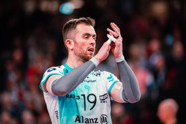 VBL SVG Lüneburg vs SWD powervolleys Düren, 04 02 205 Ryan Poole 19, SWD Powervolleys Düren claps Volleyball Bundesliga SVG Lüneburg vs SWD powervolleys Düren on 04 02 2026 in the LKH Arena, Lüneburg Copyright: xBEAUTIFULxSPORTS Tonhäuserx