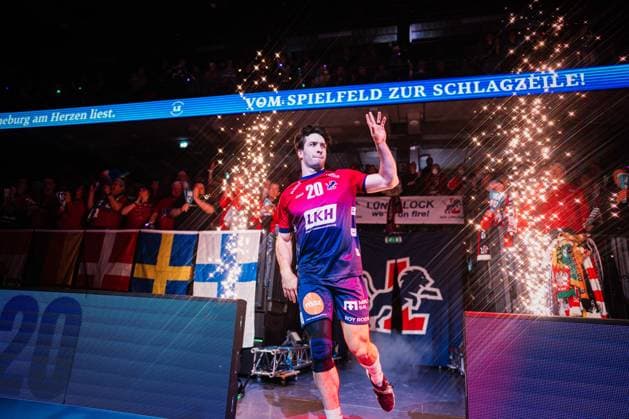 VBL SVG Lüneburg vs SWD powervolleys Düren, 04 02 205 Ethan Champlin SVG Lüneburg, 20 at the run-in with Starfilter Volleyball Bundesliga SVG Lüneburg vs SWD powervolleys Düren on 04 02 2026 in the LKH Arena, Lüneburg Copyright: xBEAUTIFULxSPORTS Tonhäuserx