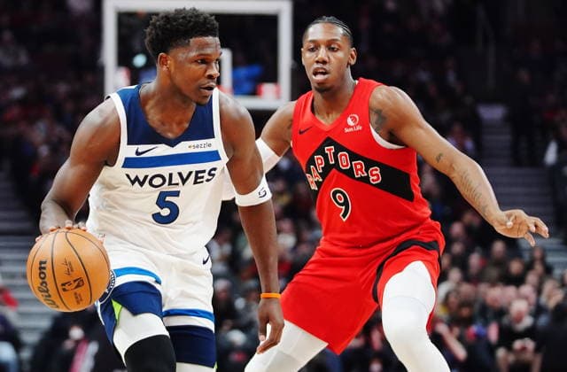 February 4, 2026, Toronto, On, CANADA: Minnesota Timberwolves Anthony Edwards (5) protects the ball from Toronto Raptors RJ Barrett (9) during first half NBA, Basketball Herren, USA basketball action in Toronto on Wednesday, Feb. 4, 2026. Canada News - February 4, 2026  - ZUMAc35_ 20260204_zaf_c35_103 Copyright: xFrankxGunnx
