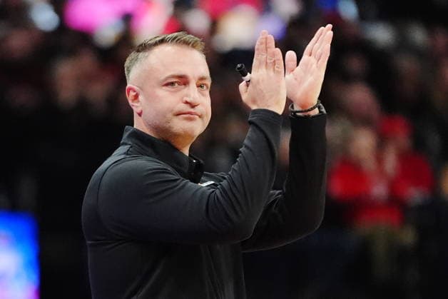 February 4, 2026, Toronto, On, CANADA: Toronto Raptors head coach Darko Rajakovic acknowledges the crowd as he is announced as the coach of Team World at the upcoming NBA, Basketball Herren, USA All-Star game during first half NBA basketball action against the Minnesota Timberwolves in Toronto on Wednesday, Feb. 4, 2026. Canada News - February 4, 2026  - ZUMAc35_ 20260204_zaf_c35_112 Copyright: xFrankxGunnx