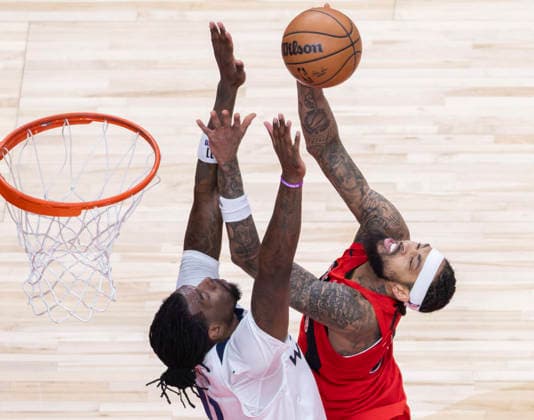(260205) -- TORONTO, Feb. 5, 2026 -- Brandon Ingram (R) of Toronto Raptors goes for a layup during the 2025-2026 NBA, Basketball Herren, USA regular season game between Toronto Raptors and Minnesota Timberwolves in Toronto, Canada, on Feb. 4, 2026. (Photo by Xinhua) (SP)CANADA-TORONTO-BASKETBALL-NBA-TIMBERWOLVES VS RAPTORS ZouxZheng 