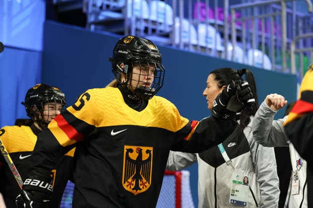 February 5, 2026, Milan, Lombardy, Italy: JULE SCHIEFER 16 of Germany enters the rink for the Women s Preliminary Round Group B game between Team Sweden and Team Germany at the Milano Cortina 2026 Winter Olympic Games, Olympische Spiele, Olympia, OS Milan Italy - ZUMAc179 20260205_oly_c179_001 Copyright: xMickaelxChavetx