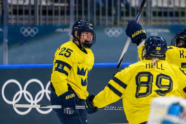260205 Lina Ljungblom of Sweden celebrates the 1-1 goal in the women s Ice hockey, Eishockey game between Sweden and Germany during day -1 of the 2026 Winter Olympics on February 5, 2026 in Milan. Photo: Carl Sandin BILDBYRAN kod CS CS0849 ishockey ice hockey Olympic Games, Olympische Spiele, Olympia, OS olympics winter olympics os ol olympiska spel vinter-os olympiske leker milano cortina 2026 milan cortina 2026 milano cortina 2026 olympic games milano cortina 2026 winter olympic games milano cortina-os milano cortina-ol vinter-ol -1 bbeng sverige tyskland jubel *** 260205 Lina Ljungblom of Sweden celebrates the 1 1 goal in the women s ice hockey game between Sweden and Germany during day 1 of the 2026 Winter Olympics on February 5, 2026 in Milan Photo Carl Sandin BILDBYRAN kod CS CS0849 ishockey ice hockey olympic games olympics winter olympics os ol olympiska spel vinter os olympiske leker milano cortina 2026 milan cortina 2026 milano cortina 2026 olympic games milano cortina 2026 winter olympic games milano cortina os milano cortina ol vinter ol 1 bbeng sverige tyskland jubel  Copyright: CARLxSANDIN BB260205CS017