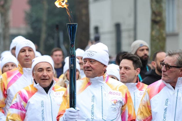 GIOCHI OLIMPICI - Olimpiadi Invernali Milano-Cortina 2026 - Olympic Flame Passage Milano Cortina 2026 - XXV Olympic Winter games, Winterspiele,Spiele, Summer games Sesto San Giovanni (MI) - Italy Thursday , February 5 , 2026 Journey of the Olympic Flame Milano Cortina 2026 to Milan Cortina D Ampezzo Italy  Copyright: xIPAxSport ABACAx