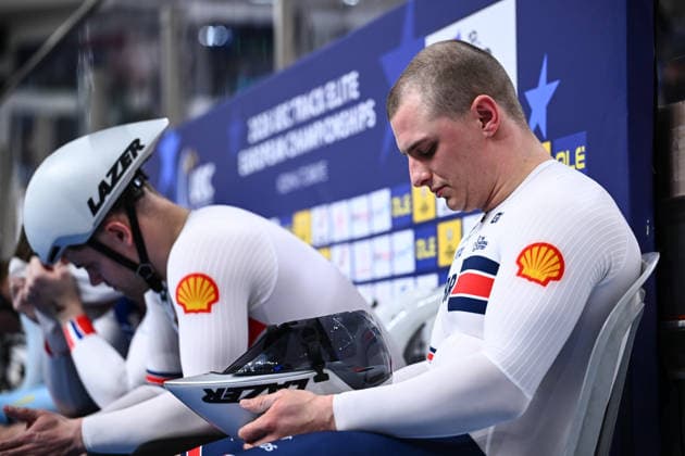 2026 UEC Track Elite European Championships Picture by Olly Hassell SWpix.com - 05 02 2026 - Cycling - 2026 UEC Track Elite European Championships - Konya Velodrome, Konya, Türkiye - Men™s Keirin - For Gold - Matthew Richardson (Great Britain) Konya Konya Velodrome Türkiye Copyright: x xSWpix.comx(t axPhotographyxHubxLtd)xOllyxHassell SWpix.comx SWP-3177-1041
