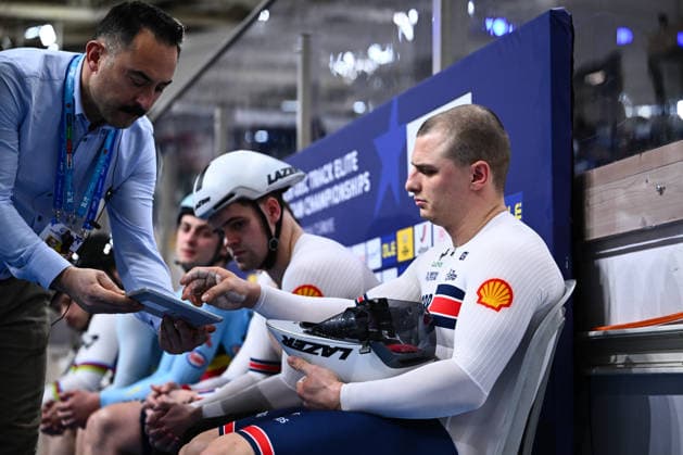 2026 UEC Track Elite European Championships Picture by Olly Hassell SWpix.com - 05 02 2026 - Cycling - 2026 UEC Track Elite European Championships - Konya Velodrome, Konya, Türkiye - Men™s Keirin - For Gold - Matthew Richardson (Great Britain) Konya Konya Velodrome Türkiye Copyright: x xSWpix.comx(t axPhotographyxHubxLtd)xOllyxHassell SWpix.comx SWP-3177-1043
