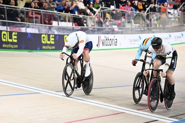 2026 UEC Track Elite European Championships Picture by Olly Hassell SWpix.com - 05 02 2026 - Cycling - 2026 UEC Track Elite European Championships - Konya Velodrome, Konya, Türkiye - Men™s Keirin - For Gold - Matthew Richardson (Great Britain) Wins the Men™s Keirin to become European Champion Konya Konya Velodrome Türkiye Copyright: x xSWpix.comx(t axPhotographyxHubxLtd)xOllyxHassell SWpix.comx SWP-3177-1063