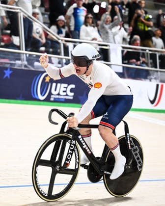 2026 UEC Track Elite European Championships Picture by Olly Hassell SWpix.com - 05 02 2026 - Cycling - 2026 UEC Track Elite European Championships - Konya Velodrome, Konya, Türkiye - Men™s Keirin - For Gold - Matthew Richardson (Great Britain) Wins the Men™s Keirin to become European Champion Konya Konya Velodrome Türkiye Copyright: x xSWpix.comx(t axPhotographyxHubxLtd)xOllyxHassell SWpix.comx SWP-3177-1064