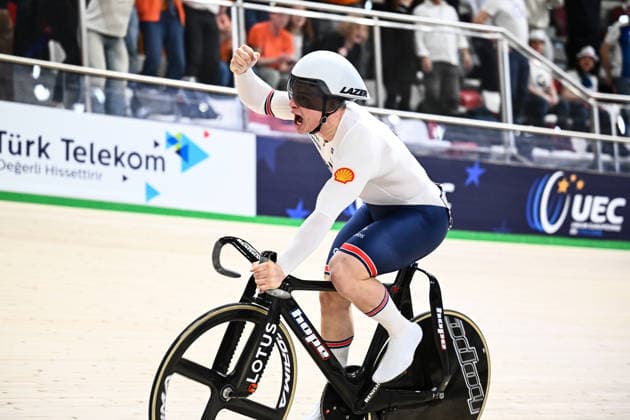 2026 UEC Track Elite European Championships Picture by Olly Hassell SWpix.com - 05 02 2026 - Cycling - 2026 UEC Track Elite European Championships - Konya Velodrome, Konya, Türkiye - Men™s Keirin - For Gold - Matthew Richardson (Great Britain) Wins the Men™s Keirin to become European Champion Konya Konya Velodrome Türkiye Copyright: x xSWpix.comx(t axPhotographyxHubxLtd)xOllyxHassell SWpix.comx SWP-3177-1066