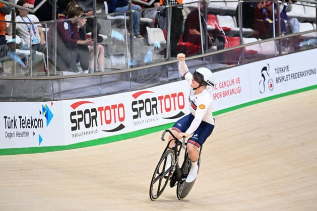 2026 UEC Track Elite European Championships Picture by Olly Hassell SWpix.com - 05 02 2026 - Cycling - 2026 UEC Track Elite European Championships - Konya Velodrome, Konya, Türkiye - Men™s Keirin - For Gold - Matthew Richardson (Great Britain) Wins the Men™s Keirin to become European Champion Konya Konya Velodrome Türkiye Copyright: x xSWpix.comx(t axPhotographyxHubxLtd)xOllyxHassell SWpix.comx SWP-3177-1068