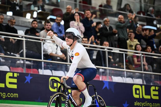 2026 UEC Track Elite European Championships Picture by Olly Hassell SWpix.com - 05 02 2026 - Cycling - 2026 UEC Track Elite European Championships - Konya Velodrome, Konya, Türkiye - Men™s Keirin - For Gold - Matthew Richardson (Great Britain) Wins the Men™s Keirin to become European Champion Konya Konya Velodrome Türkiye Copyright: x xSWpix.comx(t axPhotographyxHubxLtd)xOllyxHassell SWpix.comx SWP-3177-1069