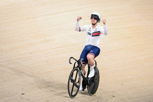 2026 UEC Track Elite European Championships Picture by Olly Hassell SWpix.com - 05 02 2026 - Cycling - 2026 UEC Track Elite European Championships - Konya Velodrome, Konya, Türkiye - Men™s Keirin - For Gold - Matthew Richardson (Great Britain) Wins the Men™s Keirin to become European Champion Konya Konya Velodrome Türkiye Copyright: x xSWpix.comx(t axPhotographyxHubxLtd)xOllyxHassell SWpix.comx SWP-3177-1071
