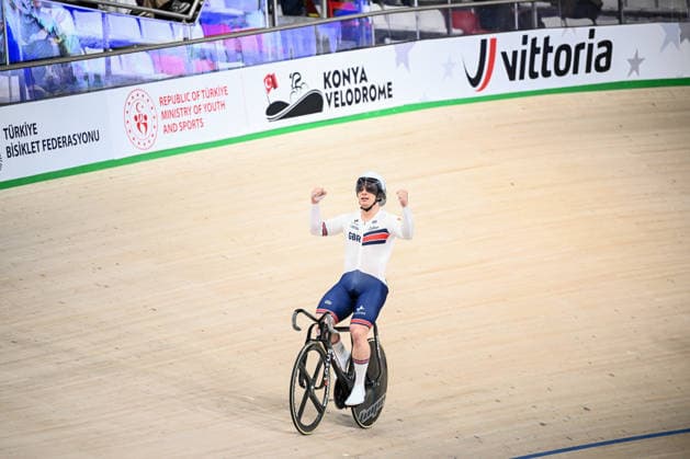 2026 UEC Track Elite European Championships Picture by Olly Hassell SWpix.com - 05 02 2026 - Cycling - 2026 UEC Track Elite European Championships - Konya Velodrome, Konya, Türkiye - Men™s Keirin - For Gold - Matthew Richardson (Great Britain) Wins the Men™s Keirin to become European Champion Konya Konya Velodrome Türkiye Copyright: x xSWpix.comx(t axPhotographyxHubxLtd)xOllyxHassell SWpix.comx SWP-3177-1072
