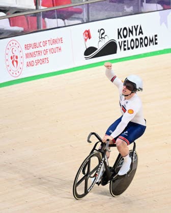 2026 UEC Track Elite European Championships Picture by Olly Hassell SWpix.com - 05 02 2026 - Cycling - 2026 UEC Track Elite European Championships - Konya Velodrome, Konya, Türkiye - Men™s Keirin - For Gold - Matthew Richardson (Great Britain) Wins the Men™s Keirin to become European Champion Konya Konya Velodrome Türkiye Copyright: x xSWpix.comx(t axPhotographyxHubxLtd)xOllyxHassell SWpix.comx SWP-3177-1077
