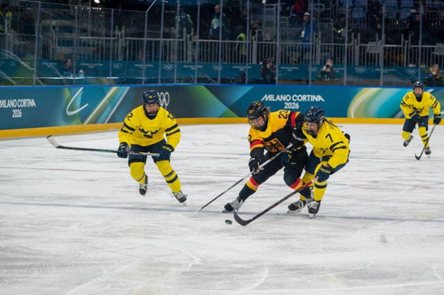 GIOCHI OLIMPICI - Olimpiadi Invernali Milano-Cortina 2026 - Ice hockey, Eishockey Welcke Lilli (ger),Jungaker Mira (swe) during the Winter Olympic Games, Olympische Spiele, Olympia, OS Milano Cortina 2026, at the Milano Rho Ice Hockey Arena, on February 5, 2026 in Milano, Italy during Ice Hockey, Olympic Winter games, Winterspiele,Spiele, Summer games Milano-Cortina 2026 in Milano, Italy, February 05 2026 Cortina D Ampezzo Italy  Copyright: xIPAxSport ABACAx