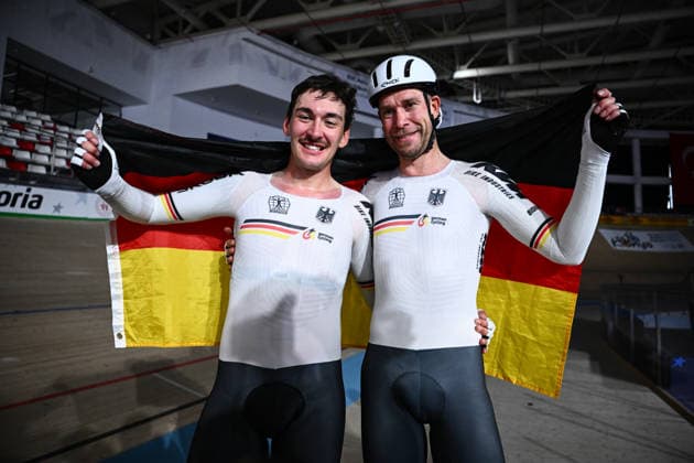 2026 UEC Track Elite European Championships Picture by Olly Hassell SWpix.com - 05 02 2026 - Cycling - 2026 UEC Track Elite European Championships - Konya Velodrome, Konya, Türkiye - Men™s Madison - Germany Moritz Augenstein (Germany) and Roger Kluge (Germany) Win the Men™s Madison to become European Champions Konya Konya Velodrome Türkiye Copyright: x xSWpix.comx(t axPhotographyxHubxLtd)xOllyxHassell SWpix.comx SWP-3177-1095