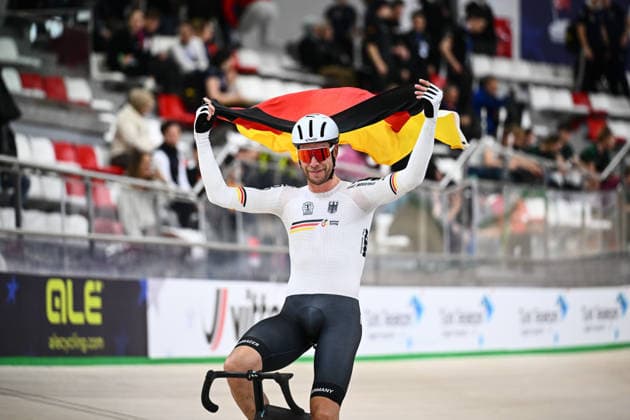 2026 UEC Track Elite European Championships Picture by Olly Hassell SWpix.com - 05 02 2026 - Cycling - 2026 UEC Track Elite European Championships - Konya Velodrome, Konya, Türkiye - Men™s Madison - Roger Kluge (Germany) Celebrates winning the Men™s Madison to become European Champion Konya Konya Velodrome Türkiye Copyright: x xSWpix.comx(t axPhotographyxHubxLtd)xOllyxHassell SWpix.comx SWP-3177-1116