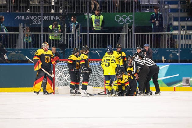 February 5, 2026, Milan, Lombardy, Italy: Action in the Women s Preliminary Round Group B game between Team Sweden and Team Germany at the Milano Cortina 2026 Winter Olympic Games, Olympische Spiele, Olympia, OS Sweden won 4:1 against Germany. Milan Italy - ZUMAc179 20260205_oly_c179_079 Copyright: xMickaelxChavetx