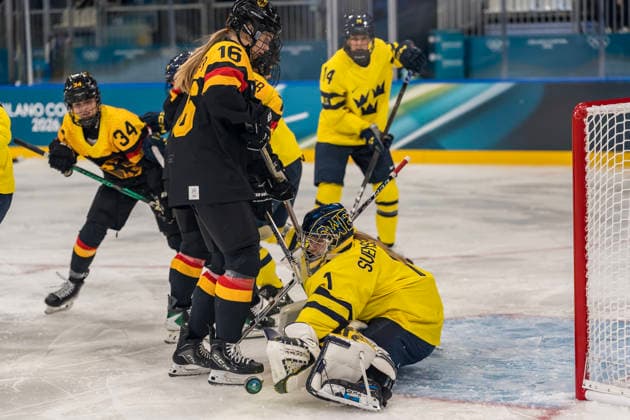 February 5, 2026, Milan, Lombardy, Italy: goalkeeper Ebba Svensson Traff 1 of Team Sweden saves a goal against Team Germany in the Preliminary Round Group B at the Milano Ice Park in Rho in MILAN, Italy during the 2026 Milano Corntina Winter Olympics. Milan Italy - ZUMAa161 20260205_oly_a161_021 Copyright: xWalterxG.xArcex