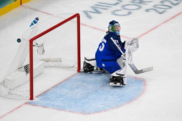Winter Olympics - Ice hockey, Eishockey Women - France v Italy Martina Fedel 25 of Team Italy during the Ice Hockey Women s Preliminary Round Group B match between France and Italy at Milano Santagiulia Ice Hockey Arena as part of the Olympic Winter games, Winterspiele,Spiele, Summer games Milano Cortina 2026 on February 5, 2026 in Milan, Italy. Photo by JMP ABACAPRESS.COM Milan Italy  Copyright: xJMP ABACAx