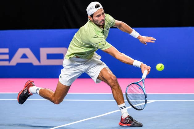 February 5, 2026, Perols, Montpellier, Occitanie, France: Titouan Droguet of France delivers a right hand shot during his match against Aleksandar Kovacevic of the United States at Open Occitanie on February 5, 2026, at Sud de France Arena in Montpellier, France. Perols, Montpellier France - ZUMAc313 20260205_zsp_c313_008 Copyright: xFaresxChafaix