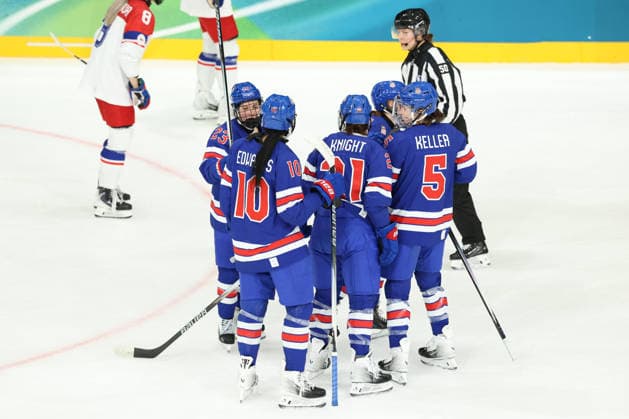 February 5, 2026, Milan, Lombardy, Italy: ALEX CARPENTER of USA celebrates with her teammates after scoring her side s first goal in the Women s Preliminary Round Group A game between Team United States and Team Czechia at the Milano Cortina 2026 Winter Olympic Games, Olympische Spiele, Olympia, OS Milan Italy - ZUMAc179 20260205_oly_c179_097 Copyright: xMickaelxChavetx