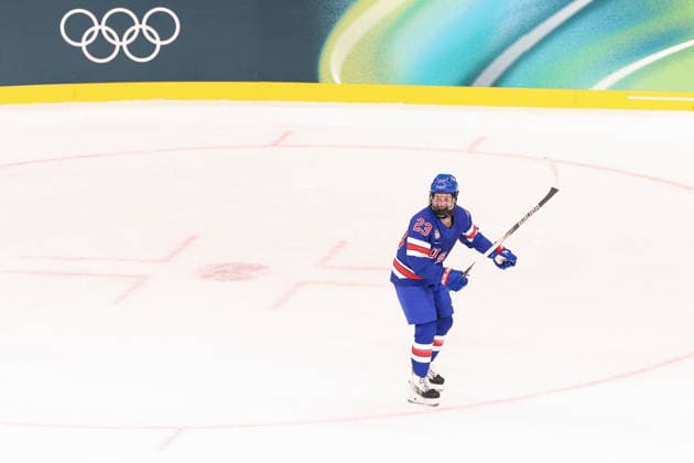 February 5, 2026, Milan, Lombardy, Italy: ALEX CARPENTER of USA celebrates with her teammates after scoring her side s first goal in the Women s Preliminary Round Group A game between Team United States and Team Czechia at the Milano Cortina 2026 Winter Olympic Games, Olympische Spiele, Olympia, OS Milan Italy - ZUMAc179 20260205_oly_c179_102 Copyright: xMickaelxChavetx