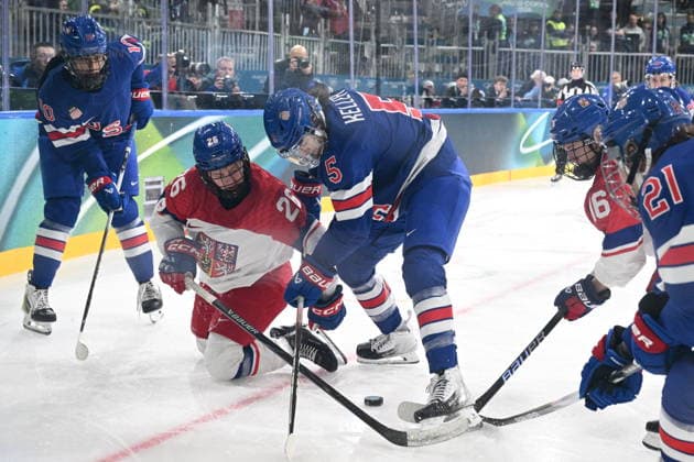 From left front centre Czech Vendula Pribylova, Megan Keller of USA in action during the women s preliminary round Group A Ice hockey, Eishockey match between USA and Czech Republic at the Milano Rho Ice Hockey Arena during the Milano Cortina 2026 Winter Olympic Games, Olympische Spiele, Olympia, OS in Milan, on February 5, 2026. (CTKxPhoto MichalxKamaryt) CTKPhotoP2026020507532  CTKPhotoP2026020507532
