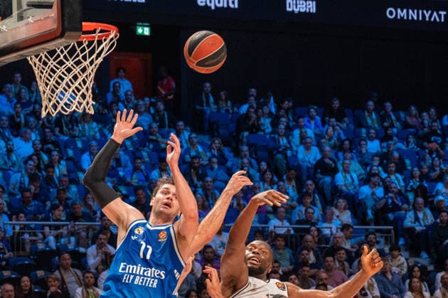 Dubai Basketball v Real Madrid - EuroLeague: DUBAI, UNITED ARAB EMIRATES – FEBRUARY 5: Real Madrid s Mario Hezonja (left) in action during the EuroLeague 2025–26 regular season game at Coca-Cola Arena in Dubai, United Arab Emirates on February 5, 2026. Waleed Zein Anadolu Dubai United Arab Emirates. Editorial use only. Please get in touch for any other usage.  Copyright: x2026xAnadoluxWaleedxZeinx
