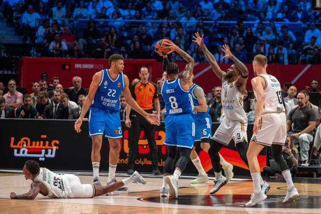 Dubai Basketball v Real Madrid - EuroLeague: DUBAI, UNITED ARAB EMIRATES – FEBRUARY 5: Real Madrid s Chuma Okeke (8) competes for the ball with Dwayne Bacon (3) of Dubai Basketball during the EuroLeague 2025–26 regular season game at Coca-Cola Arena in Dubai, United Arab Emirates on February 5, 2026. Waleed Zein Anadolu Dubai United Arab Emirates. Editorial use only. Please get in touch for any other usage.  Copyright: x2026xAnadoluxWaleedxZeinx