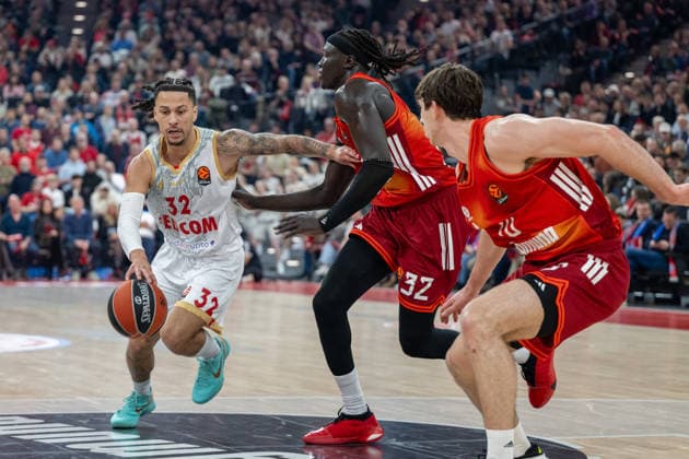 Matthew Strazel 32 AS Monaco Basket in duel with Wenyen Gabriel 32 FC Bayern Basketball , Justin Jessup 10 FC Bayern Basketball , FC Bayern Basketball vs AS Monaco Basket, EuroLeague 27 Matchday, 05 02 2026 Munich Bayern Germany Copyright: xkolbert-press UlrichxGamelx
