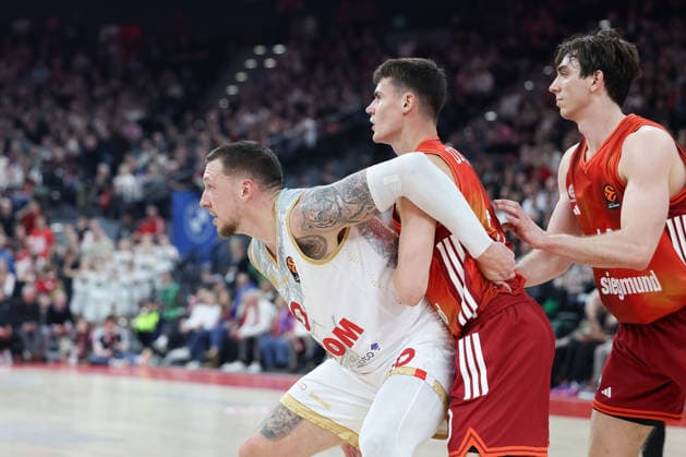 Daniel Theis AS Monaco, 10 with Nenad Dimitrijevic FC Bayern Basketball, 00 and Justinian Jessup FC Bayern Basketball, 10 , GER, FC Bayern Basketball vs AS Monaco, Basketball, Euroleague, Matchday 27, Season 2025 2026, 05 02 2026, GER, FC Bayern Basketball vs AS Monaco, Basketball, Euroleague, Matchday 27, Season 2025 2026, 05 02 2026 Munich Copyright: xEibner-Pressefoto JennixMaulx EP_JML