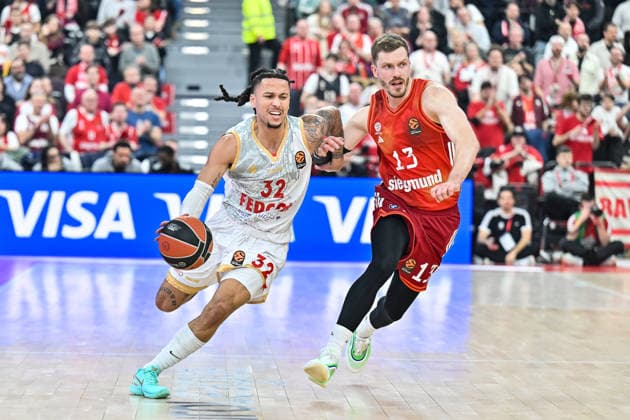 EuroLeague Baketball FC Bayern München Basketball AS Monaco Basket, 05 02 2026 MUNICH, GERMANY 05 FEBRUARY in the duel Matthew STRAZEL AS Monaco Basket 32 and Andreas OBST FC Bayern Basketball 13 during the match between FC Bayern Basketball and AS Monaco Basket on matchday 27 of the EuroLeague at SAP GARDEN Copyright: xBEAUTIFULxSPORTS Goldbergx