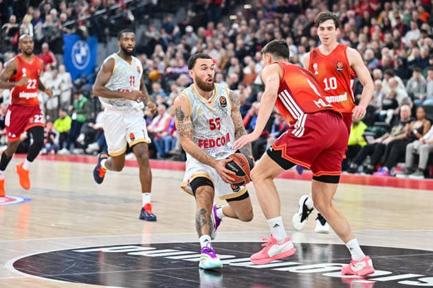 EuroLeague Baketball FC Bayern München Basketball AS Monaco Basket, 05 02 2026 MUNICH, GERMANY 05 FEBRUARY in the duel Mike JAMES AS Monaco Basket 55 and Justianian JESSUP FC Bayern Basketball 10 during the match between FC Bayern Basketball and AS Monaco Basket on matchday 27 of the EuroLeague at SAP GARDEN Copyright: xBEAUTIFULxSPORTS Goldbergx