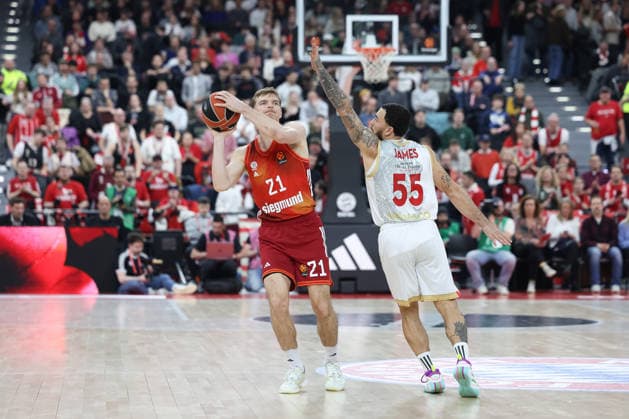 Justuz Hollatz FC Bayern Basketball, 21 with Mike James AS Monaco, 55 , GER, FC Bayern Basketball vs AS Monaco, Basketball, Euroleague, Matchday 27, Season 2025 2026, 05 02 2026, GER, FC Bayern Basketball vs AS Monaco, Basketball, Euroleague, Matchday 27, Season 2025 2026, 05 02 2026 Munich Copyright: xEibner-Pressefoto JennixMaulx EP_JML