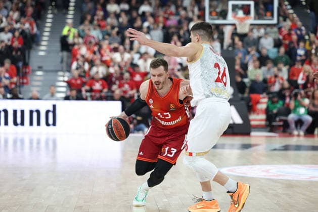 Andreas Obst FC Bayern Basketball, 13 with Nemanja Nedovic AS Monaco, 26 , GER, FC Bayern Basketball vs AS Monaco, Basketball, Euroleague, Matchday 27, Season 2025 2026, 05 02 2026, GER, FC Bayern Basketball vs AS Monaco, Basketball, Euroleague, Matchday 27, Season 2025 2026, 05 02 2026 Munich Copyright: xEibner-Pressefoto JennixMaulx EP_JML