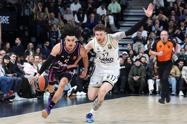 BASKET BALL : Paris Basket Vs Fenerbahce - Euroligue - 05 02 2026 Nadir Hifi (Paris) Vs Onuralp Bitim (Fenerbahce) ParisFrance  Copyright: xMichaelxBaucherx