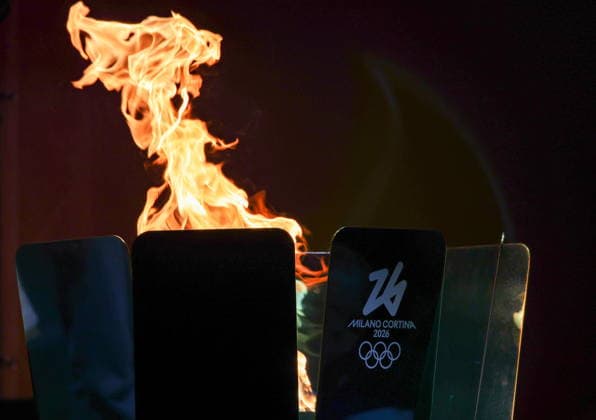 ITALY, MILAN - FEBRUARY 5, 2026: A ceremony marks the arrival of the Milano Cortina 2026 Olympic Flame. The two-month Olympic Torch Relay, which started in December 2025, followed a 12,000 km route across Italy finally reaching Piazza del Duomo in central Milan on 5 February 2026 2026 Winter Olympics: Olympic Torch Arrives In Milan  - ZUMAt113 20260205_zaa_t113_425 Copyright: xPeterxKovalevx