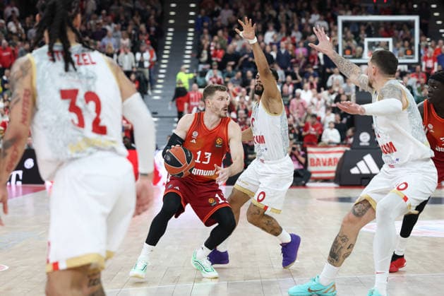 Andreas Obst FC Bayern Basketball, 13 with Elie Okobo AS Monaco, 00 , GER, FC Bayern Basketball vs AS Monaco, Basketball, Euroleague, Matchday 27, Season 2025 2026, 05 02 2026, GER, FC Bayern Basketball vs AS Monaco, Basketball, Euroleague, Matchday 27, Season 2025 2026, 05 02 2026 Munich Copyright: xEibner-Pressefoto JennixMaulx EP_JML